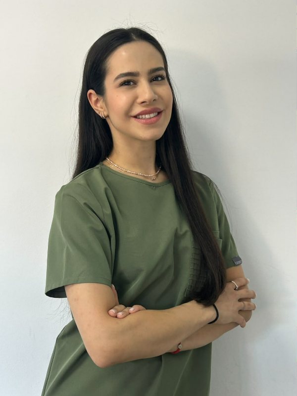 Dr. Cazacincu Silvia, medic specialist parodontologie